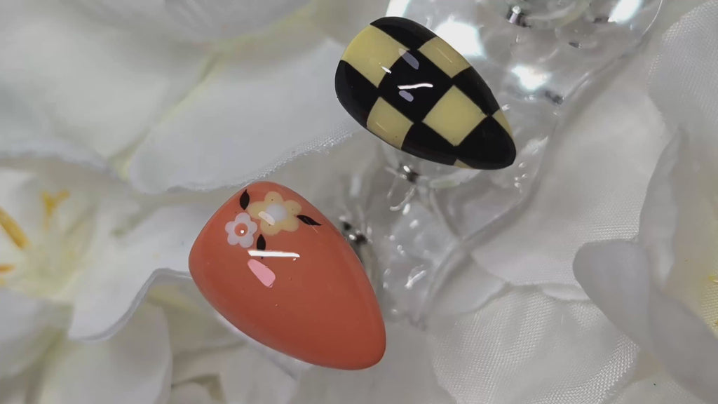 "Sunny Sunday" Nail Set