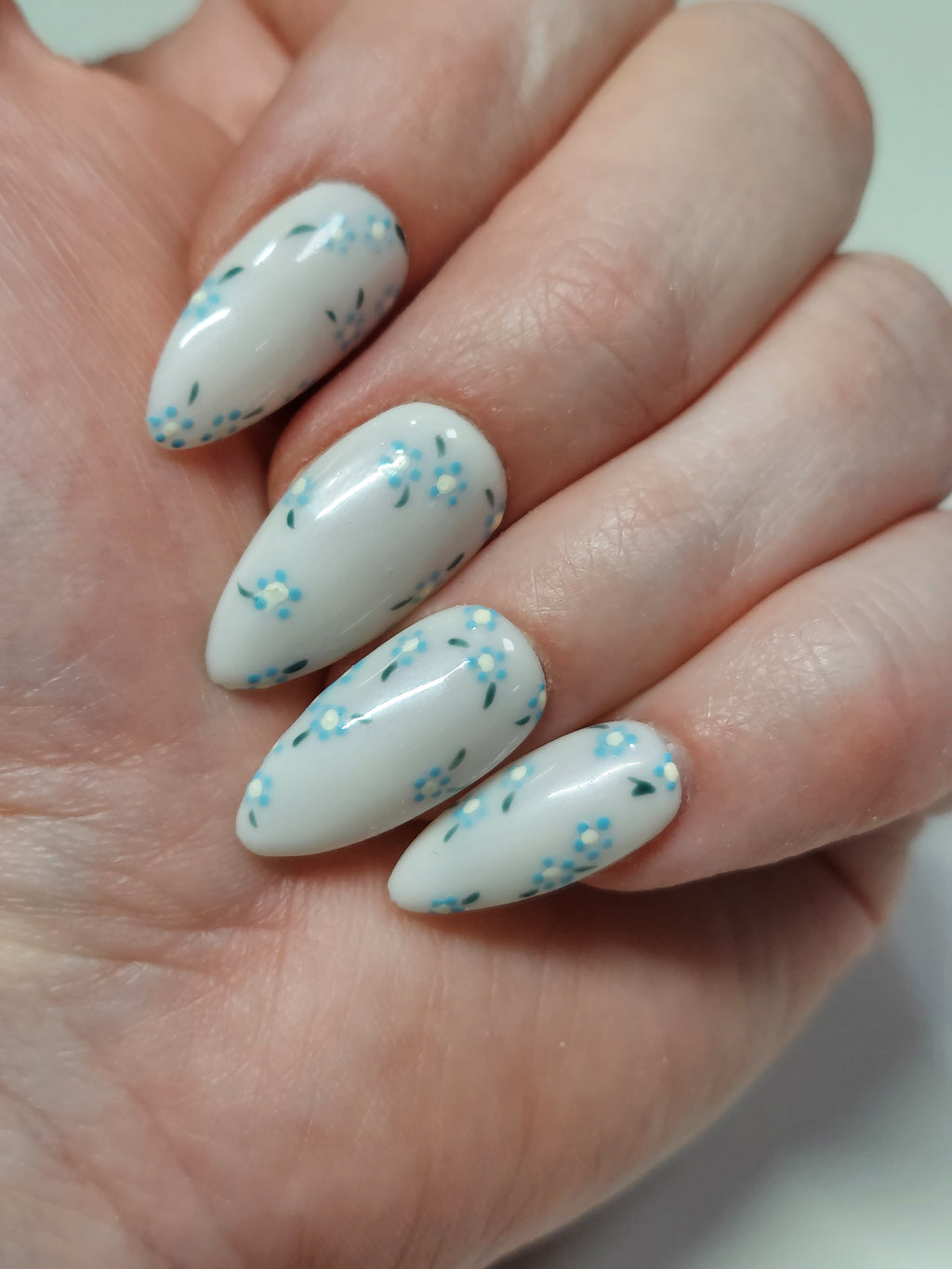 " Petit Floral " Nail Set