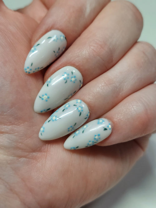 " Petit Floral " Nail Set