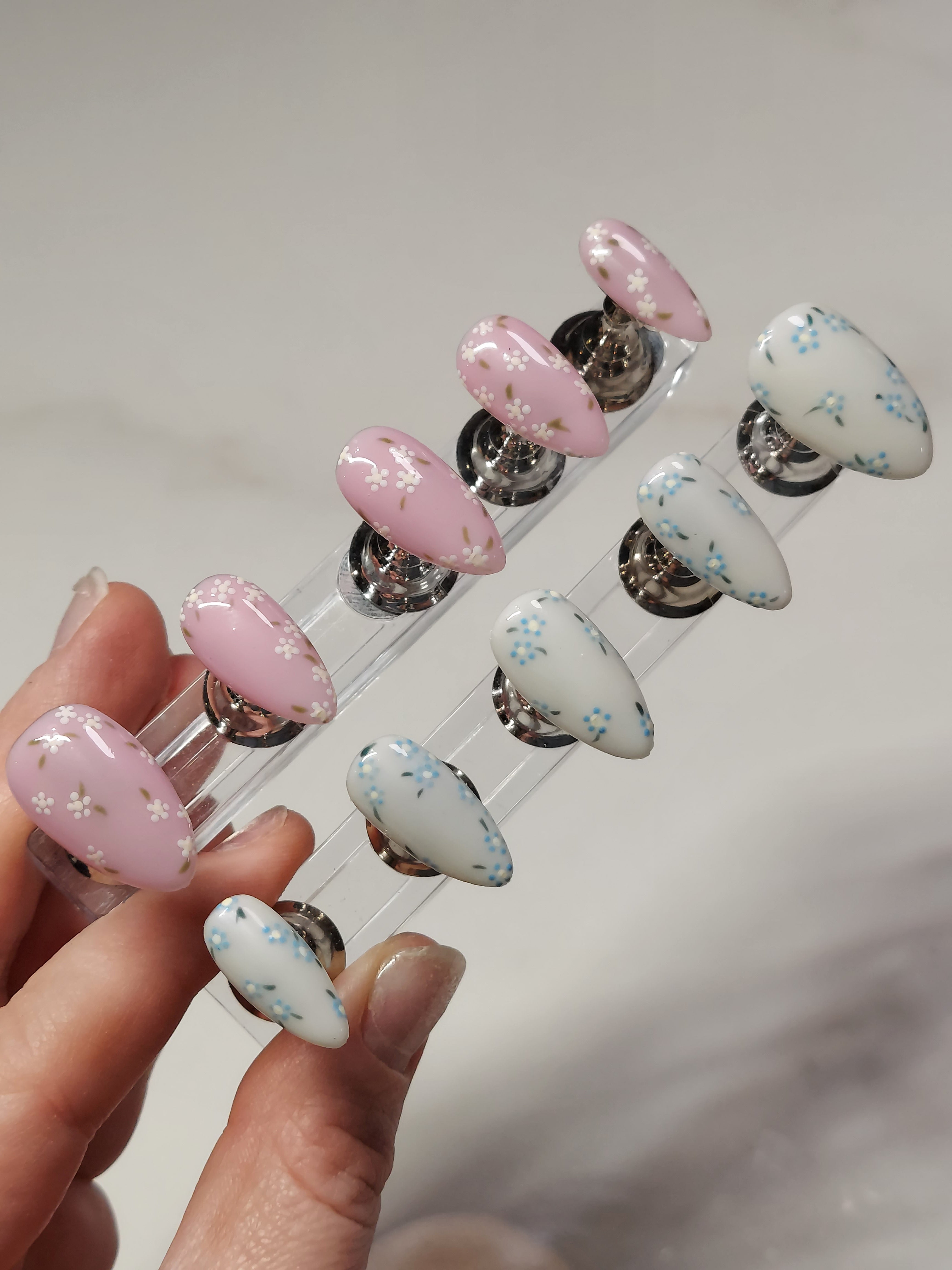 " Petit Floral " Nail Set
