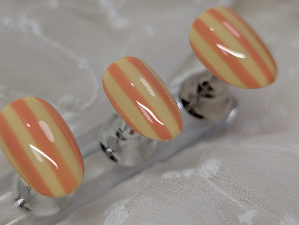 "Lemonade Stand" Nail Set