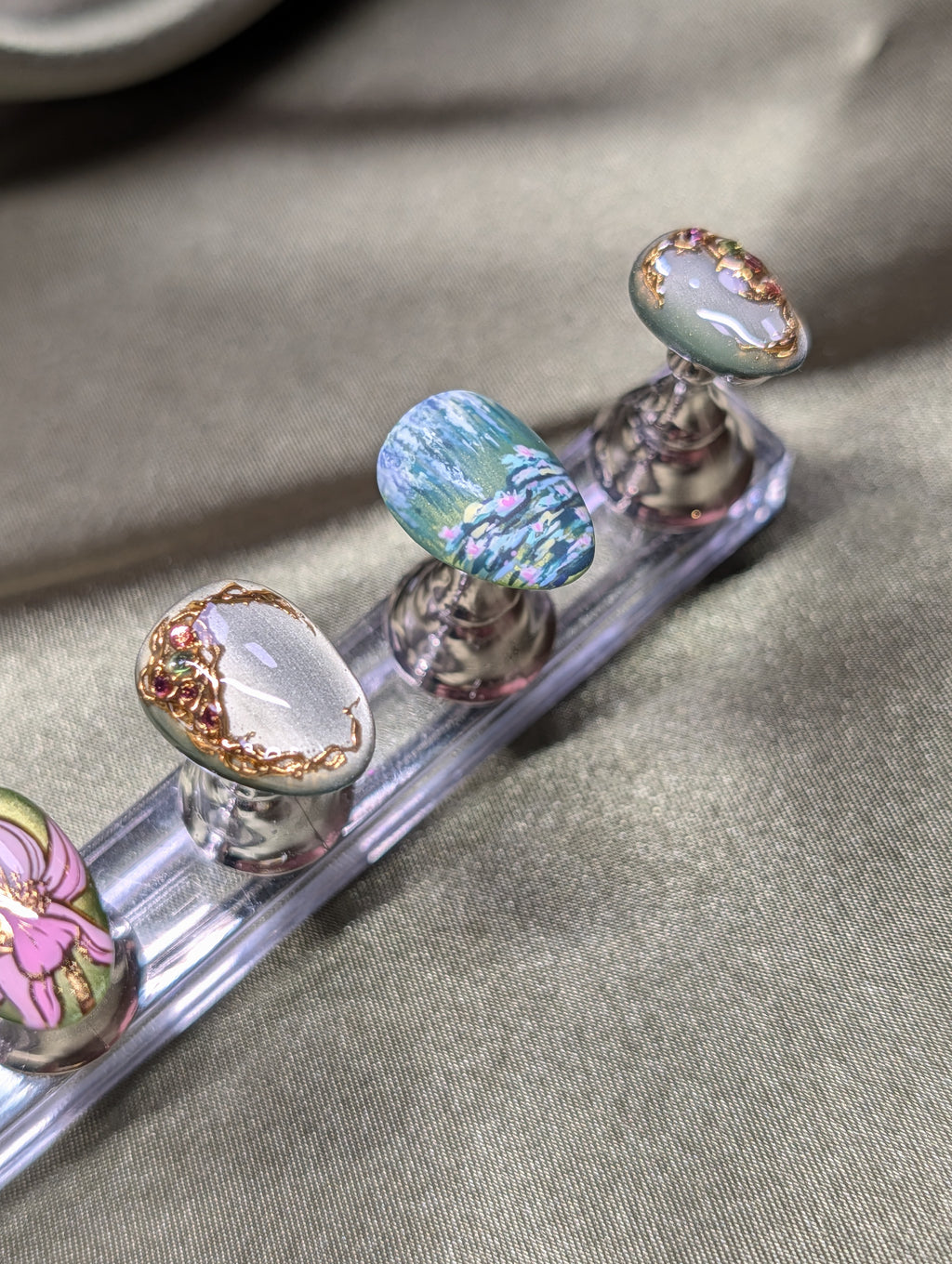 "Bassin Aux Nympheas" Nail Set