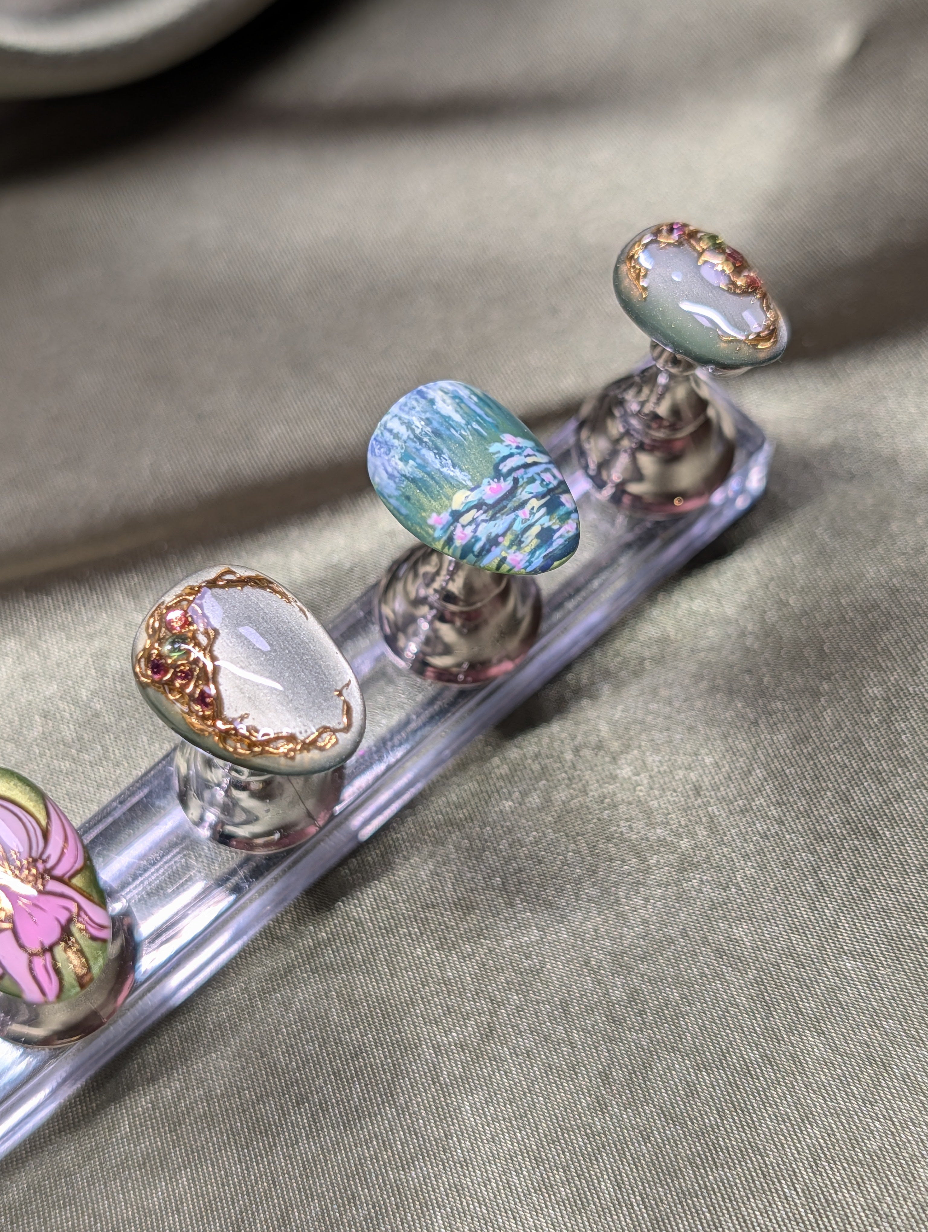 "Bassin Aux Nympheas" Nail Set