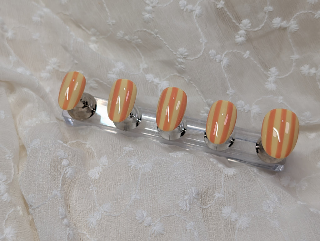 "Lemonade Stand" Nail Set