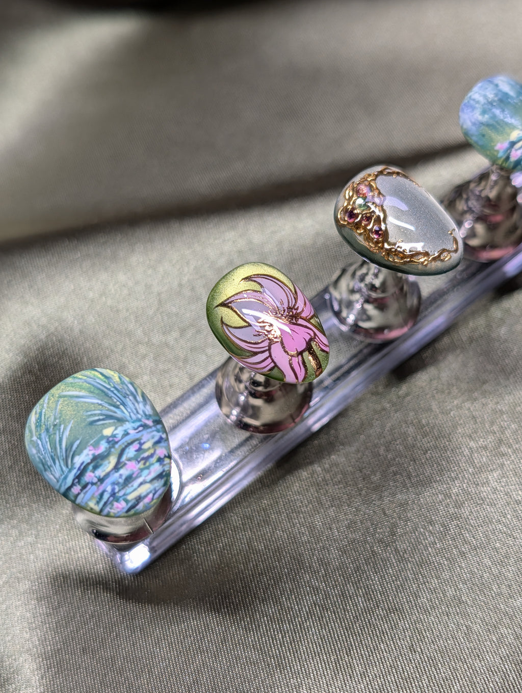"Bassin Aux Nympheas" Nail Set