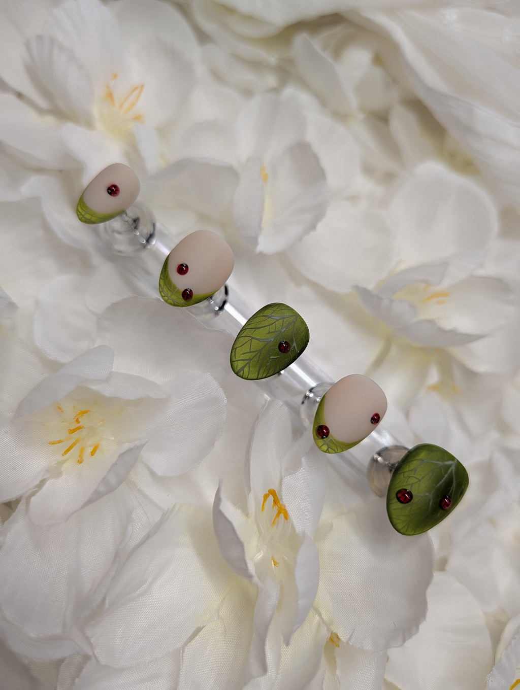 "Ladies On A Leaf" Nail Set